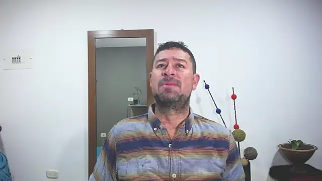 ambar jacksonn online show from October 2025 11:13:02 PM