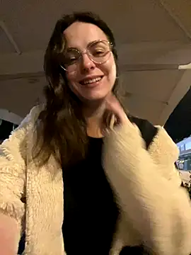 Alicia Hot1 online show from November 2025 05:51:02 PM