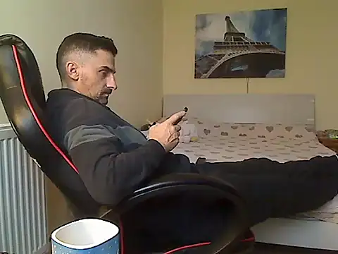 Snapshot of amydamarw chatting on December 2025 08:20:01 AM amydamarw online show from December 2025 08:20:01 AM