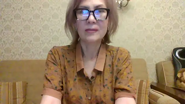 Elegant00Lady online show from June 2026 05:04:02 PM
