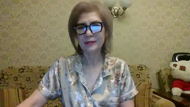 Elegant00Lady online show from July 2026 10:12:01 PM