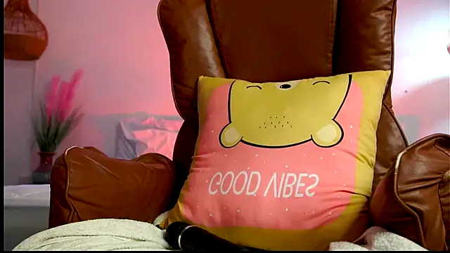 Avrilmoon online show from January 2026 01:53:01 AM