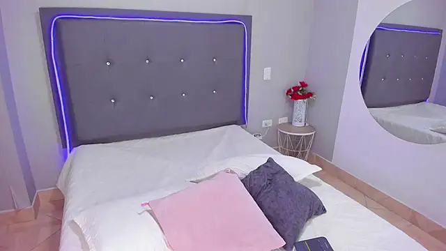 Snapshot of emma_lye chatting on February 2025 09:04:01 PM emma lye online show from February 2025 09:04:01 PM