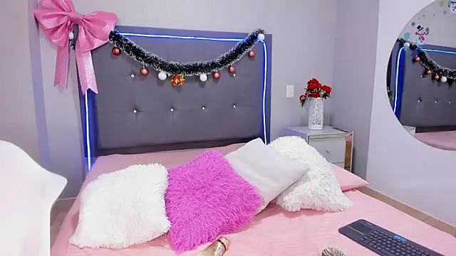 emma lye online show from December 2025 08:58:01 PM