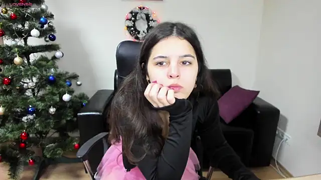 Molly Owens online show from January 2025 06:41:02 AM