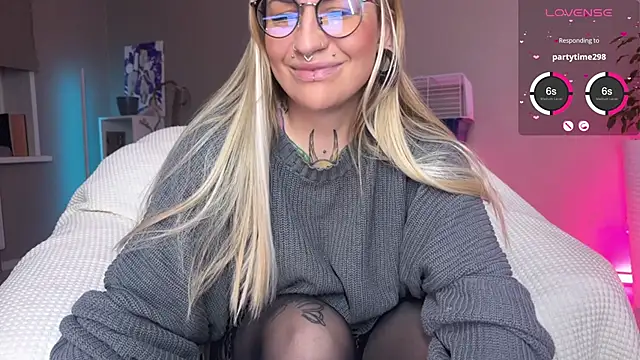 Tanya Acid online show from December 2025 04:18:02 AM