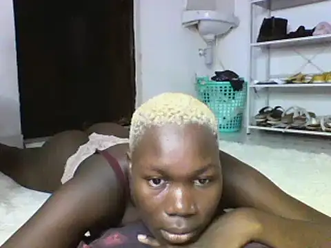 Snapshot of sexyqueen02 chatting on March 2025 03:50:01 AM sexyqueen02 online show from March 2025 03:50:01 AM