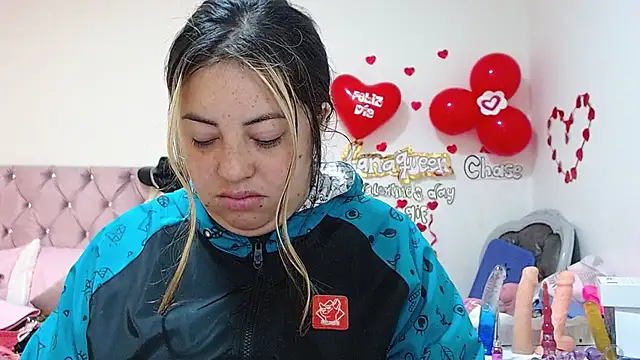 lanaqueen699 online show from February 2025 12:20:01 PM