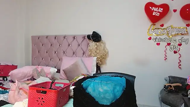 lanaqueen699 online show from March 2025 03:27:01 PM