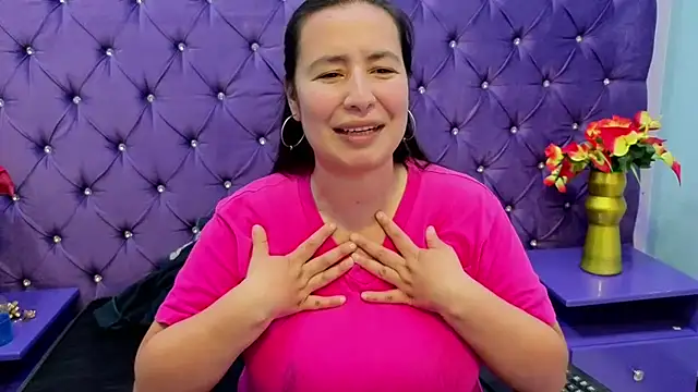 NaomyPrinces online show from October 2025 02:28:02 PM