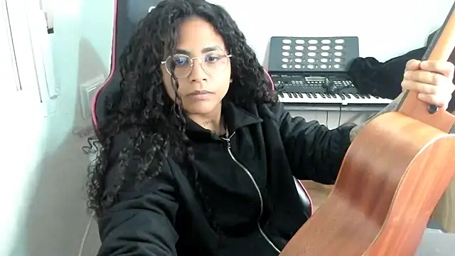 Snapshot of Ama_music chatting on May 2026 02:34:01 PM Ama music online show from May 2026 02:34:01 PM