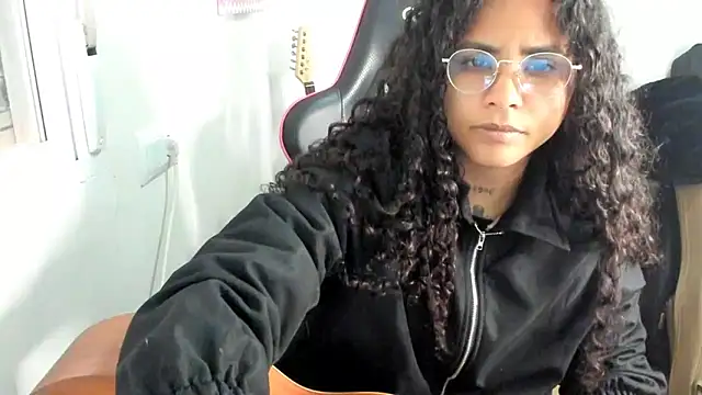 Snapshot of Ama_music chatting on May 2026 02:45:01 PM Ama music online show from May 2026 02:45:01 PM