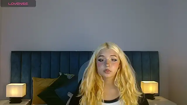 Snapshot of april_bunnyy chatting on February 2025 08:30:02 PM april bunnyy online show from February 2025 08:30:02 PM