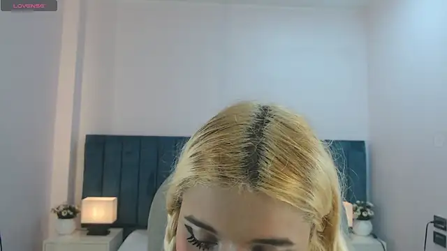 Snapshot of april_bunnyy chatting on November 2025 09:04:02 PM april bunnyy online show from November 2025 09:04:02 PM