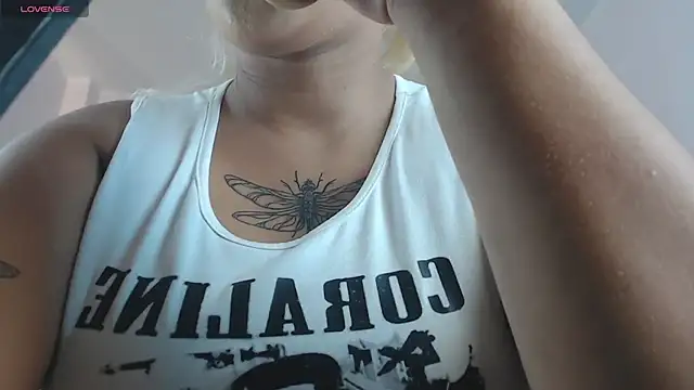 Snapshot of april_bunnyy chatting on November 2025 01:44:01 PM april bunnyy online show from November 2025 01:44:01 PM