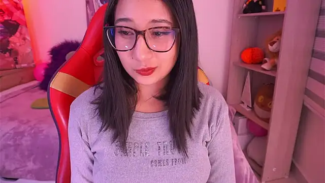 Snapshot of Sunny_flower_ chatting on December 2025 01:11:01 AM Sunny flower online show from December 2025 01:11:01 AM