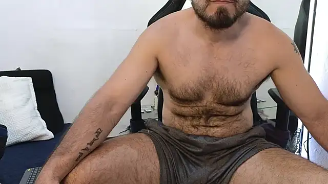 Snapshot of SbasTone_Muscle chatting on February 2026 03:07:01 PM SbasTone Muscle online show from February 2026 03:07:01 PM