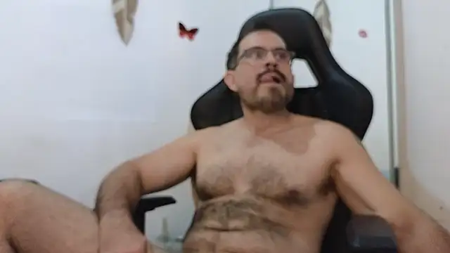 Snapshot of SbasTone_Muscle chatting on February 2026 02:57:01 PM SbasTone Muscle online show from February 2026 02:57:01 PM