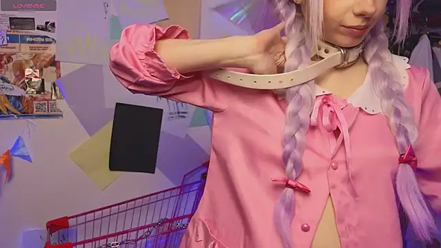 Snapshot of Moon_Lollie_ chatting on October 2025 05:30:01 AM Moon Lollie online show from October 2025 05:30:01 AM