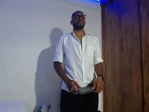 GerardSmitt online show from September 2025 03:43:02 AM