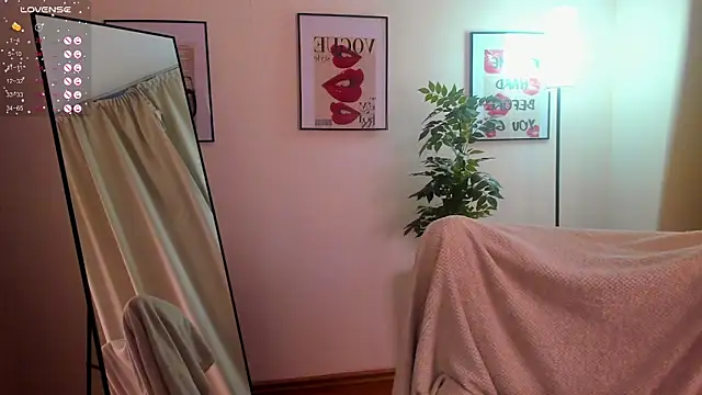 Snapshot of VanessaSmuth chatting on September 2025 01:55:01 AM VanessaSmuth online show from September 2025 01:55:01 AM