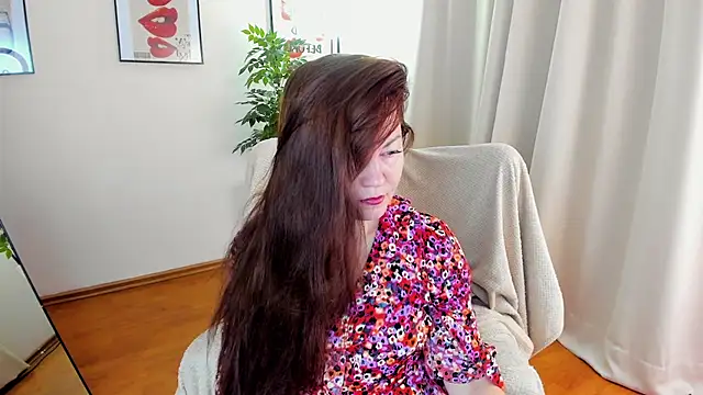 Snapshot of VanessaSmuth chatting on October 2025 01:48:02 AM VanessaSmuth online show from October 2025 01:48:02 AM