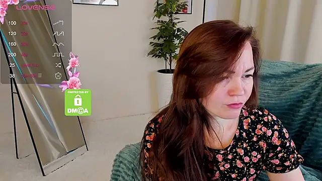 Snapshot of VanessaSmuth chatting on October 2025 03:17:02 AM VanessaSmuth online show from October 2025 03:17:02 AM