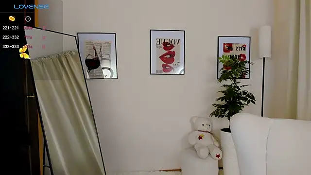 Snapshot of VanessaSmuth chatting on October 2025 02:01:01 AM VanessaSmuth online show from October 2025 02:01:01 AM