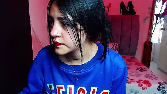 Snapshot of Violettasquirt chatting on October 2025 01:29:02 PM Violettasquirt online show from October 2025 01:29:02 PM