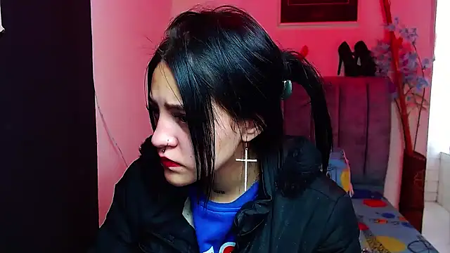 Snapshot of Violettasquirt chatting on October 2025 01:19:01 PM Violettasquirt online show from October 2025 01:19:01 PM