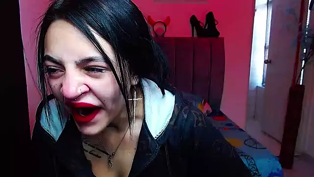 Snapshot of Violettasquirt chatting on October 2025 01:09:01 PM Violettasquirt online show from October 2025 01:09:01 PM