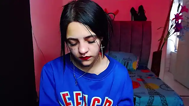 Snapshot of Violettasquirt chatting on October 2025 01:32:02 PM Violettasquirt online show from October 2025 01:32:02 PM