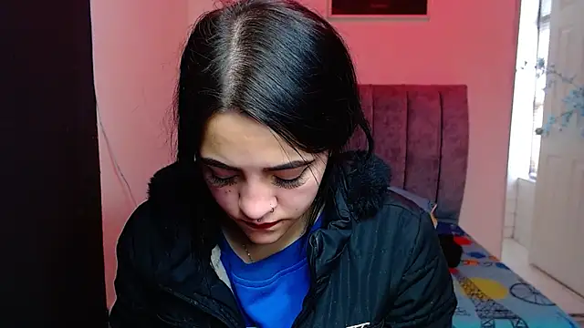 Snapshot of Violettasquirt chatting on October 2025 02:07:01 PM Violettasquirt online show from October 2025 02:07:01 PM