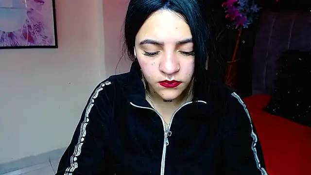 Violettasquirt online show from November 2025 01:55:01 PM