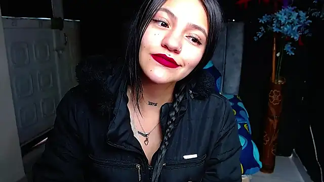 Violettasquirt online show from March 2026 02:00:02 PM