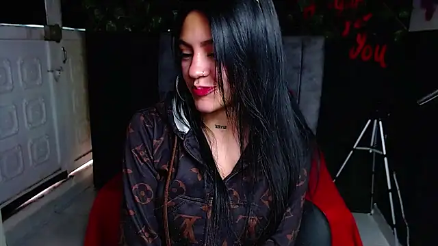 Violettasquirt online show from May 2026 02:45:01 PM