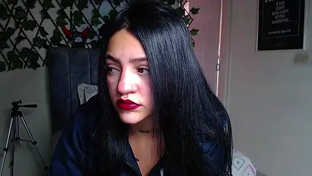 Violettasquirt online show from June 2026 01:23:01 PM