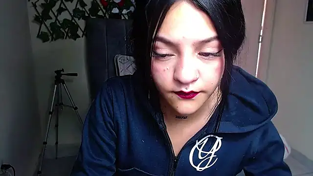 Violettasquirt online show from June 2026 01:43:01 PM