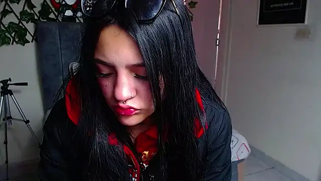Violettasquirt online show from June 2026 01:42:01 PM