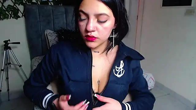 Violettasquirt online show from June 2026 02:04:01 PM