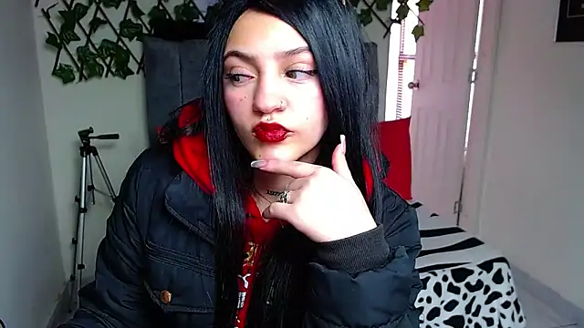 Violettasquirt online show from June 2026 03:05:02 PM