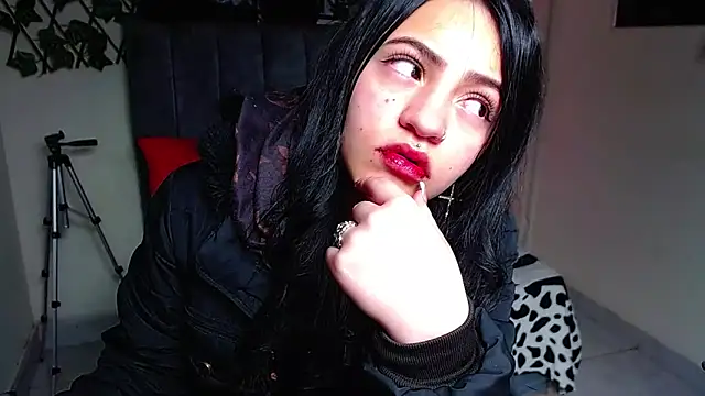 Violettasquirt online show from June 2026 01:30:01 PM