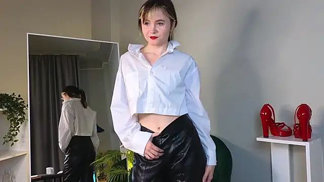 CiriRianonn online show from September 2025 04:25:02 AM