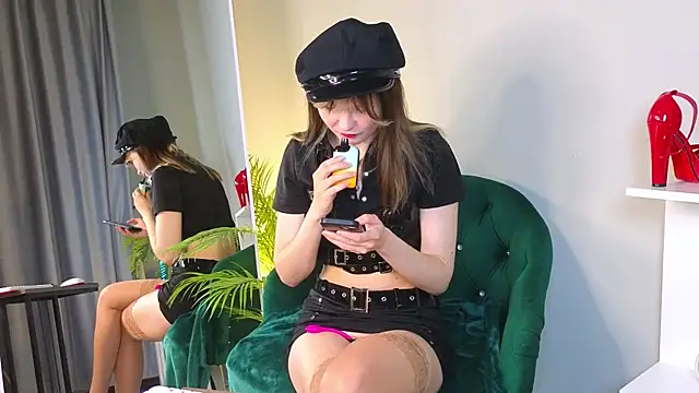 CiriRianonn online show from September 2025 04:59:02 AM