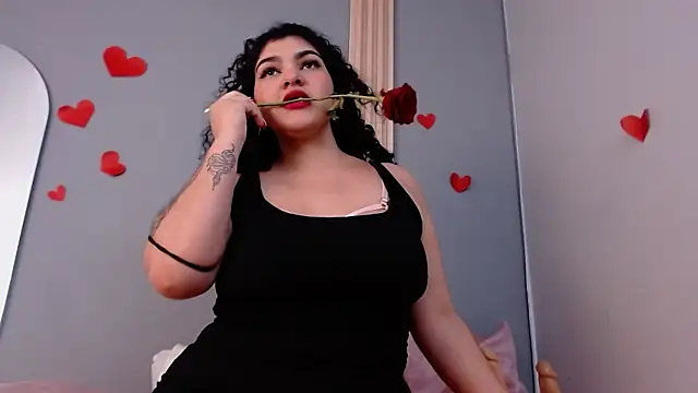 fabiana hot couple online show from February 2025 06:40:02 PM