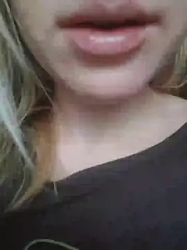 Snapshot of Linda_999 chatting on December 2024 09:06:02 AM Linda 999 online show from December 2024 09:06:02 AM