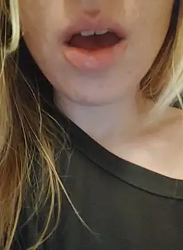 Linda 999 online show from September 2025 10:34:01 PM