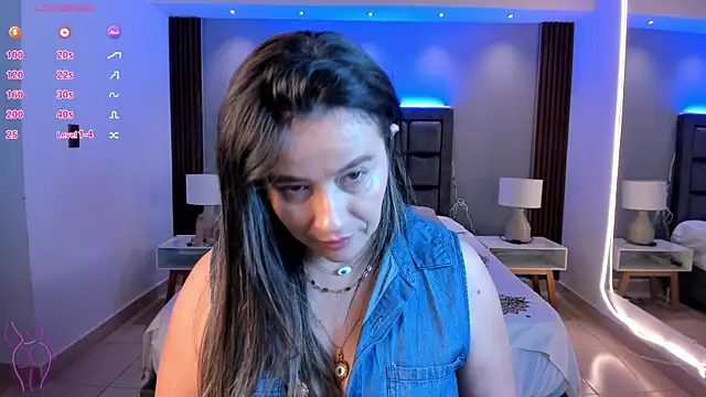 Snapshot of Susann_Ross chatting on November 2025 10:59:02 AM Susann Ross online show from November 2025 10:59:02 AM