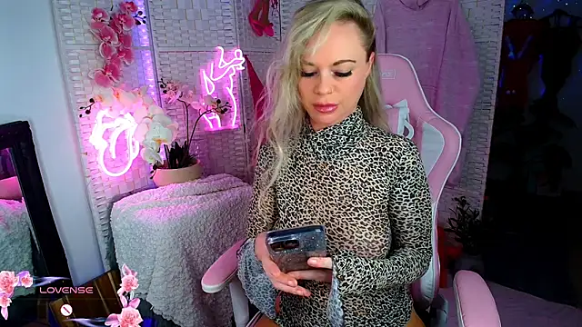 EllieKarrX online show from December 2024 08:57:02 AM