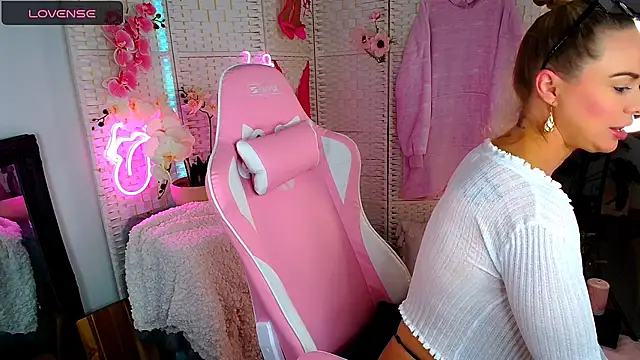 EllieKarrX online show from December 2024 07:37:02 AM